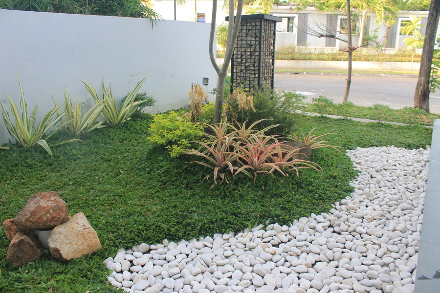garden pebbles
